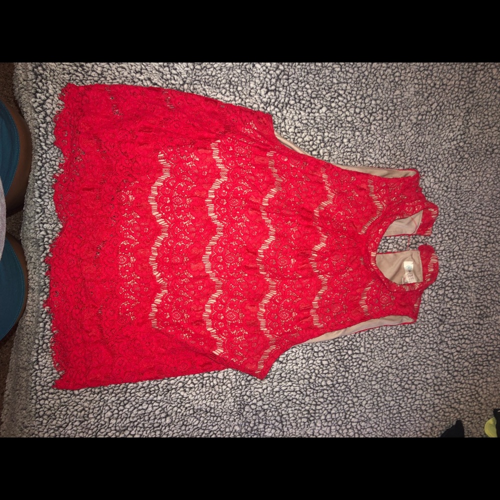 Women’s lace tank top